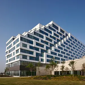 4* Resort Great Canadian Casino