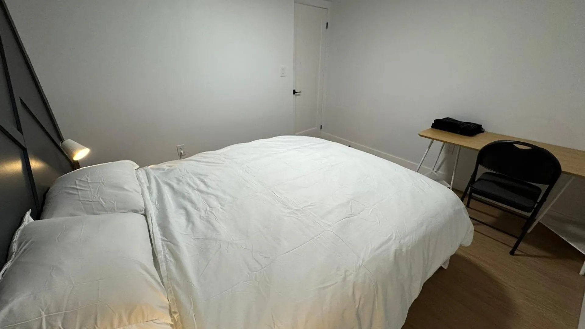Entire Unit2 Airport Free Pkg Sep Entrance Newreno Apartment Toronto 0*,  Canada