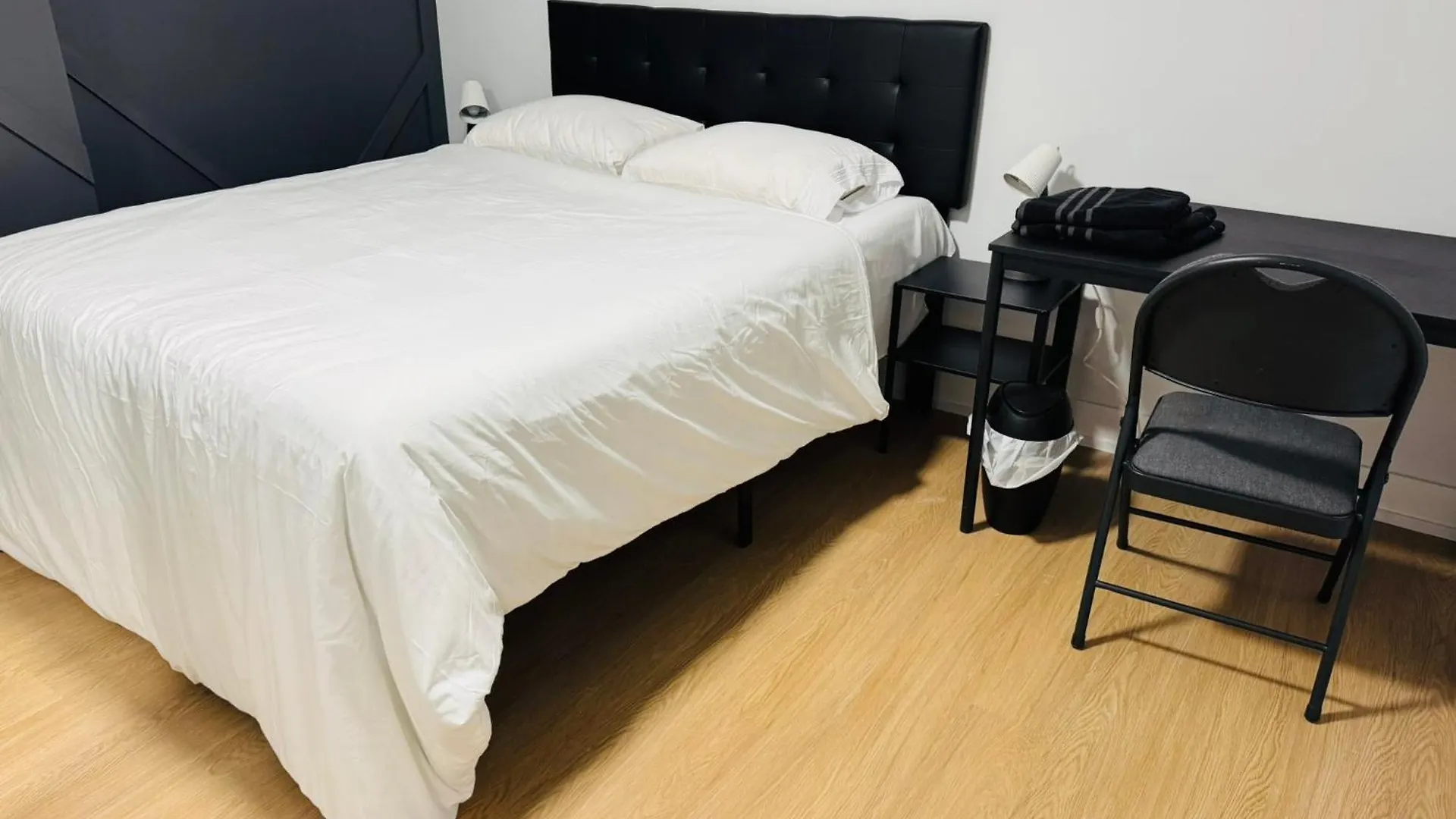 Entire Unit2 Airport Free Pkg Sep Entrance Newreno Apartment Toronto 0*,  Canada